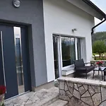 Appartamento Fine Zirovnica