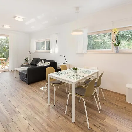 Fine Apartment *