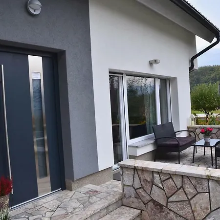 Apartman Fine Zirovnica