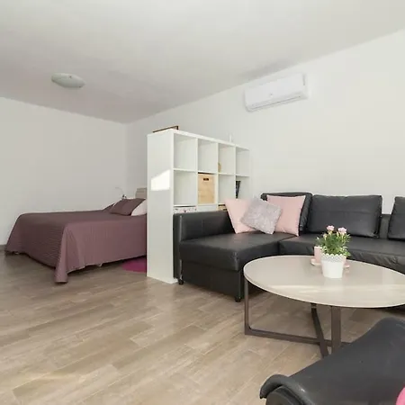 Fine Apartment *